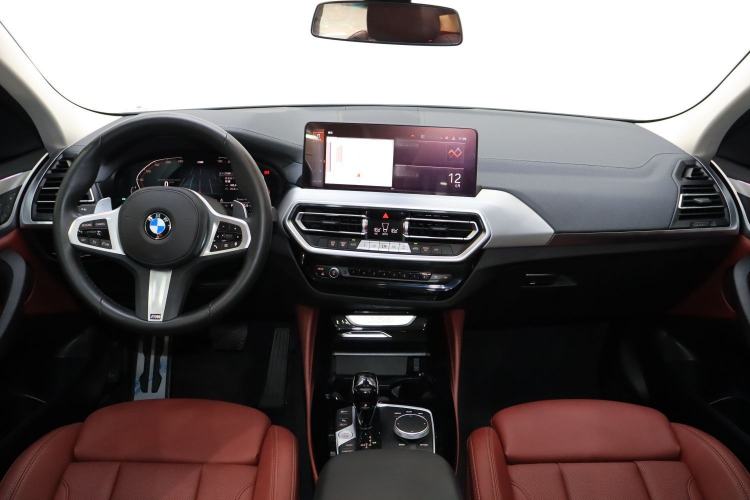 Used BMW X4 2022 xDrive 25i M Sport Package Interior 4