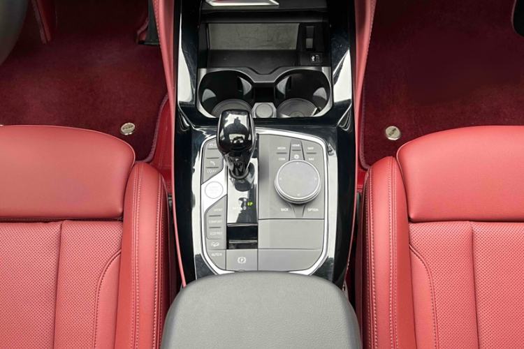 Used BMW X4 2022 xDrive 25i M Sport Package Interior 4