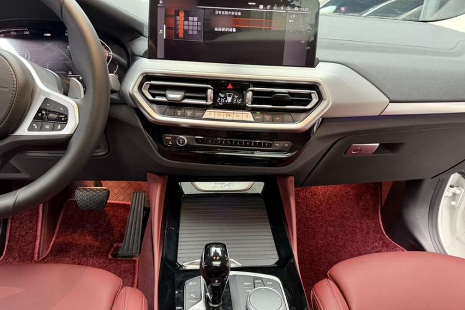 Used BMW X4 2022 xDrive 25i M Sport Package Interior 4