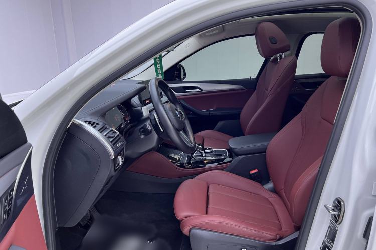 Used BMW X4 2022 xDrive 25i M Sport Package Interior 4