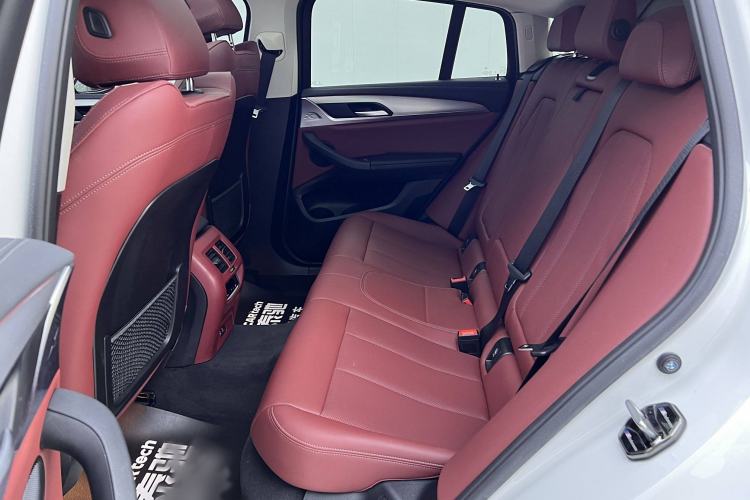 Used BMW X4 2022 xDrive 25i M Sport Package Interior 5