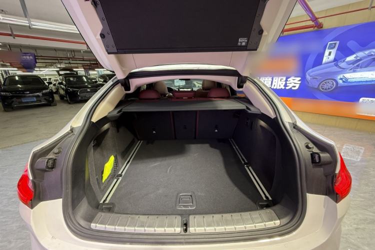 Used BMW X4 2022 xDrive 25i M Sport Package Interior 7