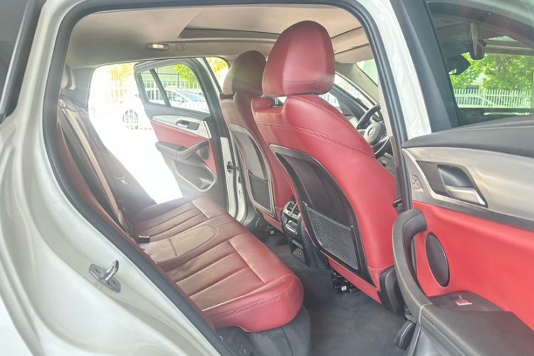 Used BMW X4 2022 xDrive 25i M Sport Package Interior 8