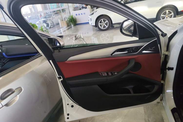 Used BMW X4 2022 xDrive 30i M Sport Package Left Front Door Interior