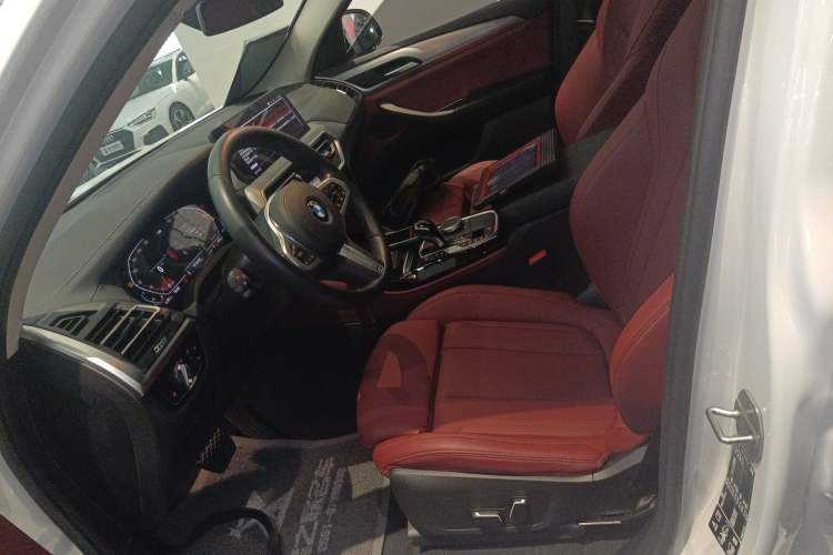 Used BMW X4 2022 xDrive 25i M Sport Package Left Front Seat