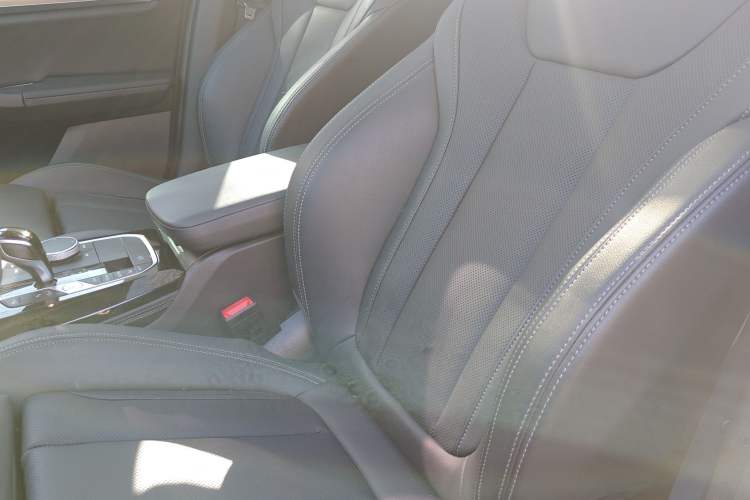 Used BMW X4 2022 xDrive 25i M Sport Package Left Front Seat