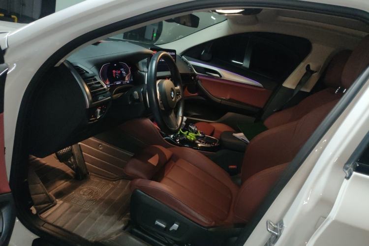 Used BMW X4 2022 xDrive 25i M Sport Package Left Front Seat