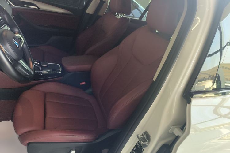 Used BMW X4 2022 xDrive 30i M Sport Package Left Front Seat