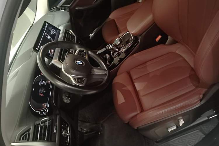 Used BMW X4 2022 xDrive 30i M Sport Package Left Front Seat