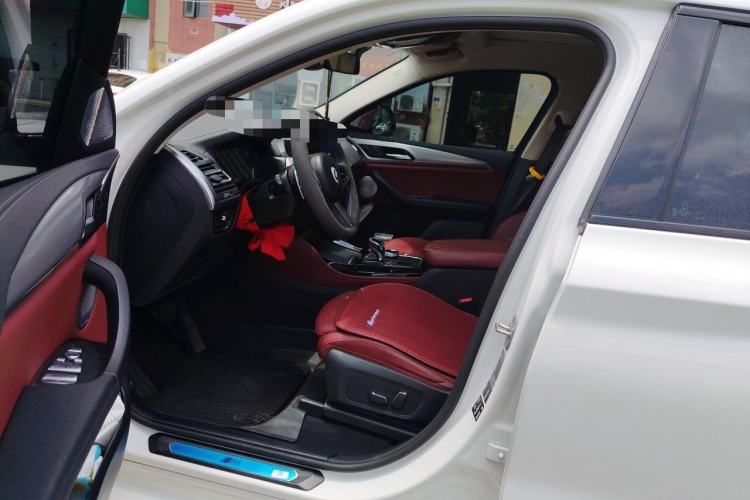 Used BMW X4 2022 xDrive 25i M Sport Package Left Front Seat