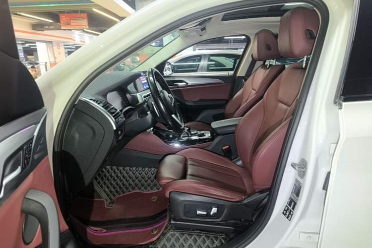 Used BMW X4 2022 xDrive 25i M Sport Package Left Front Seat