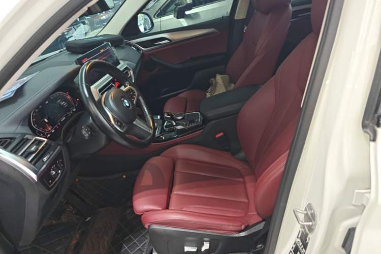 Used BMW X4 2022 xDrive 25i M Sport Package Left Front Seat