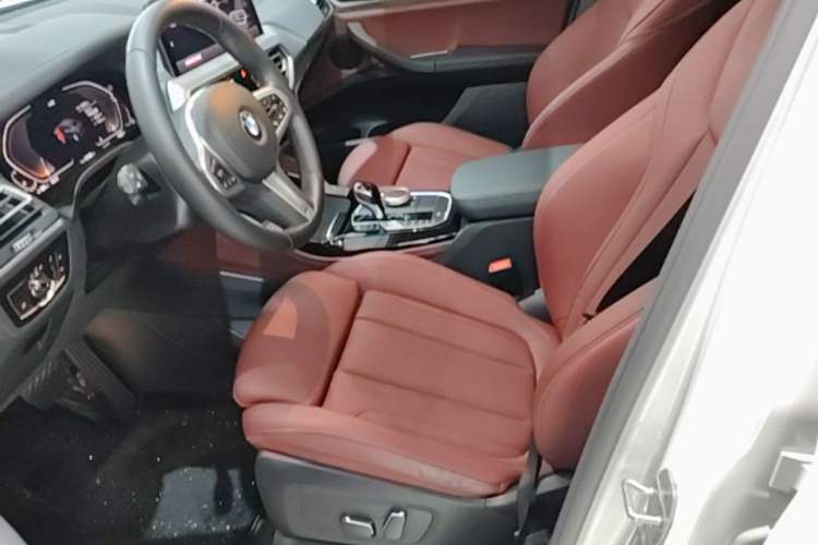 Used BMW X4 2022 xDrive 25i M Sport Package Left Front Seat