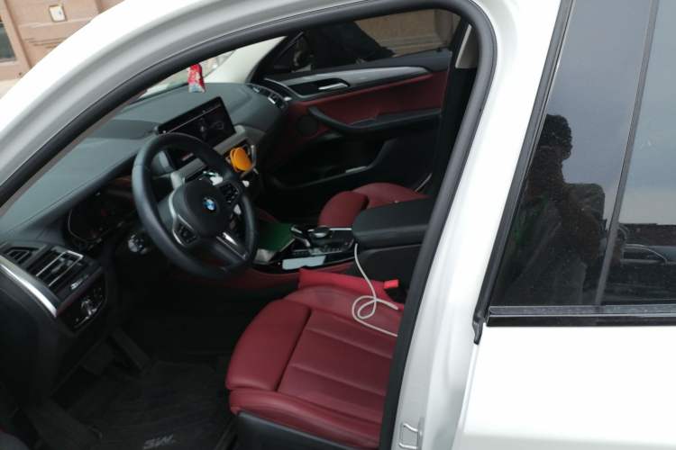 Used BMW X4 2022 xDrive 30i M Sport Package Left Front Seat