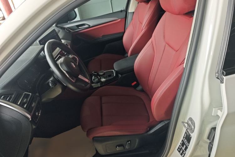 Used BMW X4 2022 xDrive 25i M Sport Package Left Front Seat