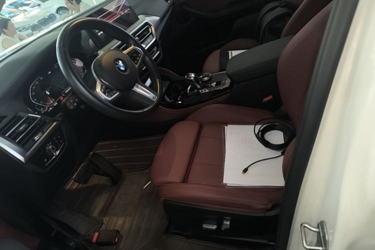 Used BMW X4 2022 xDrive 25i M Sport Package Left Front Seat