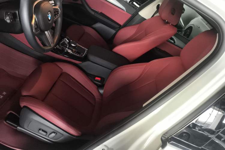Used BMW X4 2022 xDrive 25i M Sport Package Left Front Seat