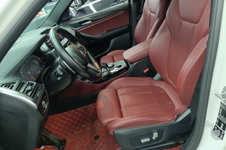 Used BMW X4 2022 xDrive 30i M Sport Night Edition package Left Front Seat