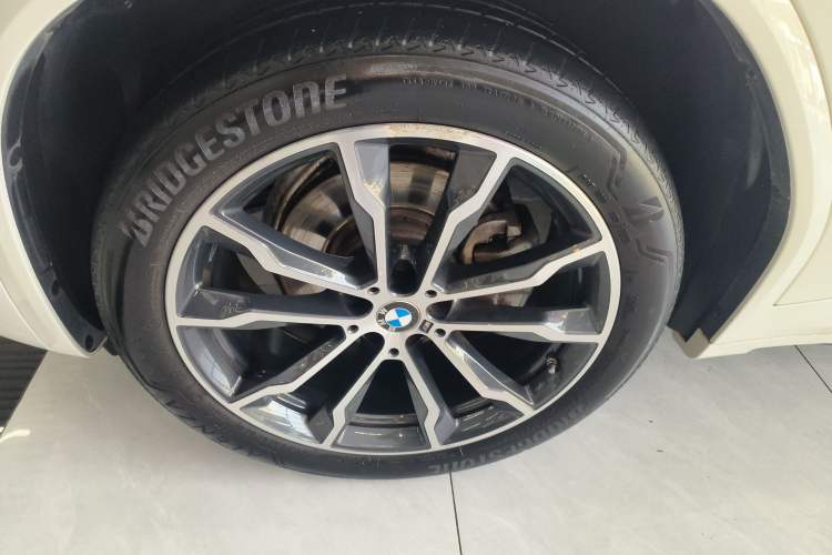 Used BMW X4 2022 xDrive 30i M Sport Package Left Front Wheel Hub