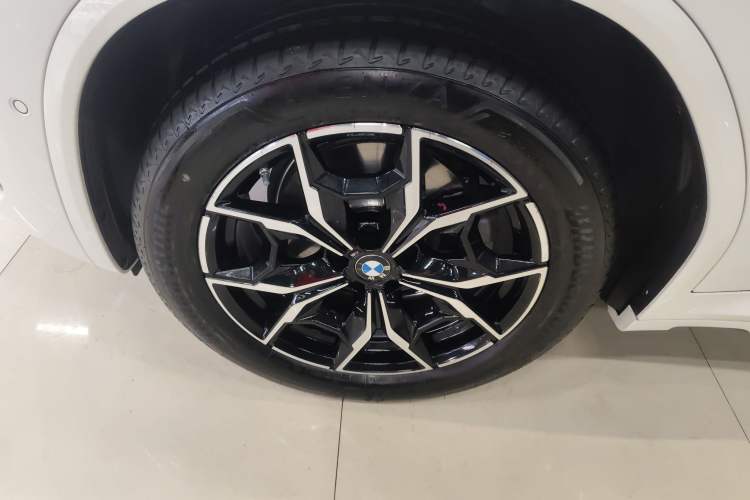 Used BMW X4 2022 xDrive 25i M Sport Package Left Front Wheel Hub
