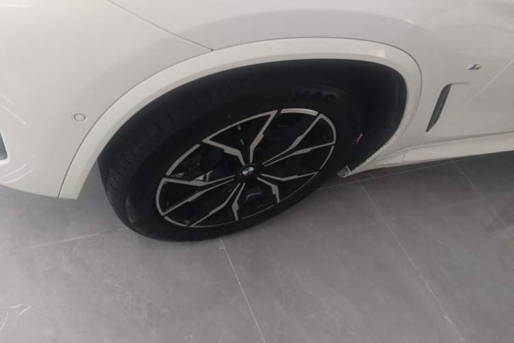Used BMW X4 2022 xDrive 25i M Sport Package Left Front Wheel Hub