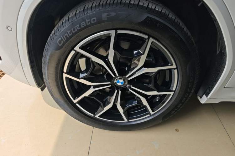 Used BMW X4 2022 xDrive 25i M Sport Package Left Front Wheel Hub