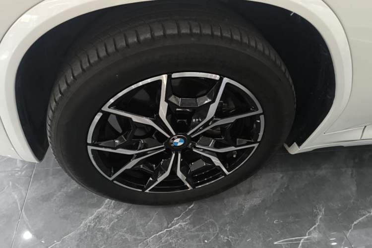 Used BMW X4 2022 xDrive 25i M Sport Package Left Front Wheel Hub