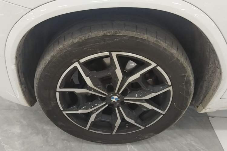 Used BMW X4 2022 xDrive 25i M Sport Package Left Front Wheel Hub