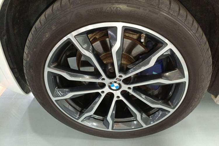 Used BMW X4 2022 xDrive 30i M Sport Package Left Front Wheel Hub