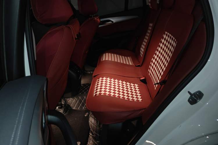 Used BMW X4 2022 xDrive 25i M Sport Package Left Rear Seat