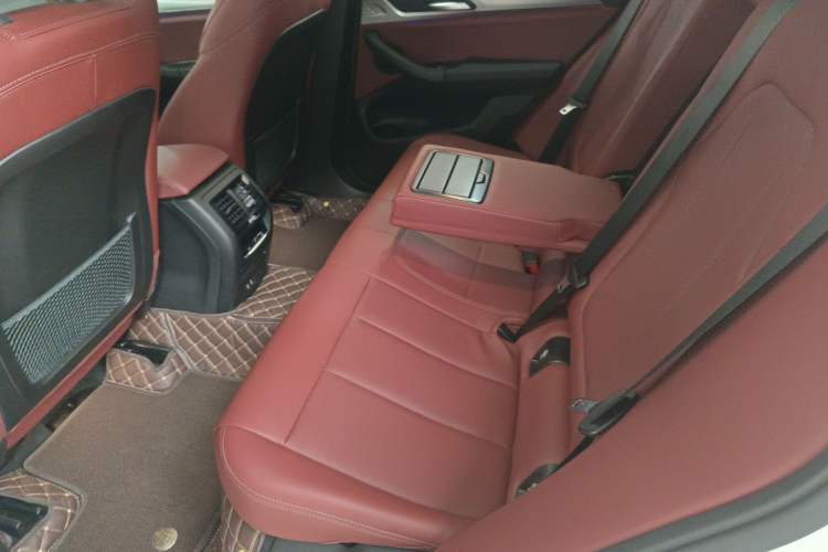 Used BMW X4 2022 xDrive 25i M Sport Package Left Rear Seat
