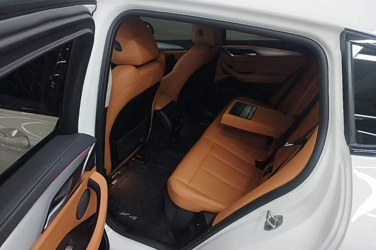 Used BMW X4 2022 xDrive 25i M Sport Package Left Rear Seat