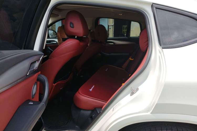 Used BMW X4 2022 xDrive 25i M Sport Package Left Rear Seat