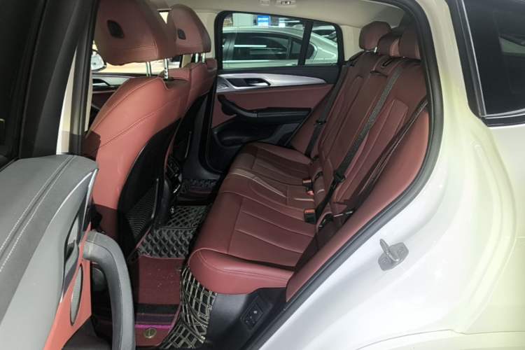 Used BMW X4 2022 xDrive 25i M Sport Package Left Rear Seat