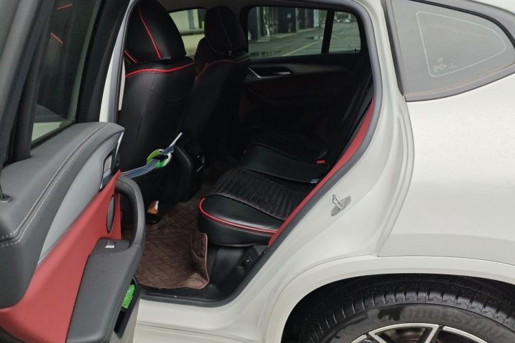 Used BMW X4 2022 xDrive 25i M Sport Package Left Rear Seat