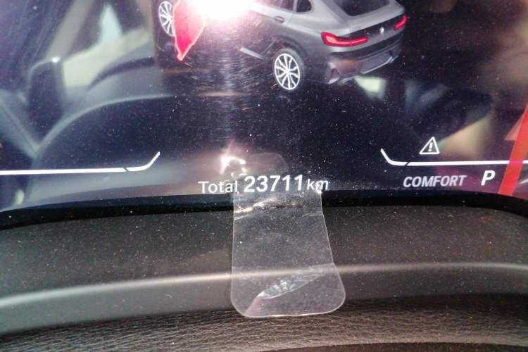 Used BMW X4 2022 xDrive 30i M Sport Package Odometer Close Up