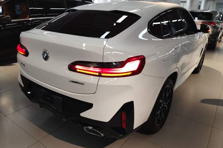 Used BMW X4 2022 xDrive 25i M Sport Package Rear Right 45 Deg