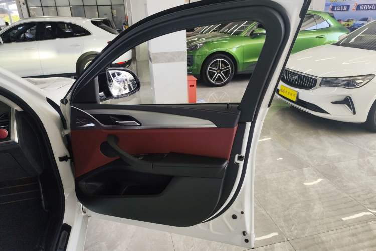 Used BMW X4 2022 xDrive 30i M Sport Package Right Front Door Interior