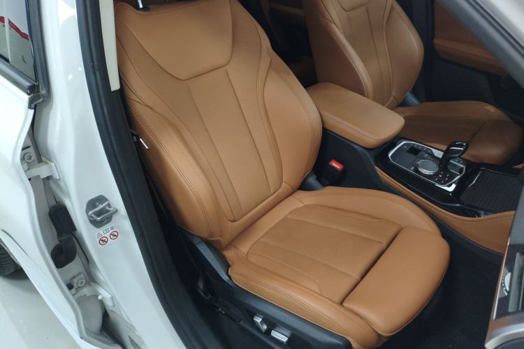 Used BMW X4 2022 xDrive 30i M Sport Package Right Front Seat