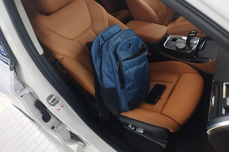 Used BMW X4 2022 xDrive 25i M Sport Package Right Front Seat