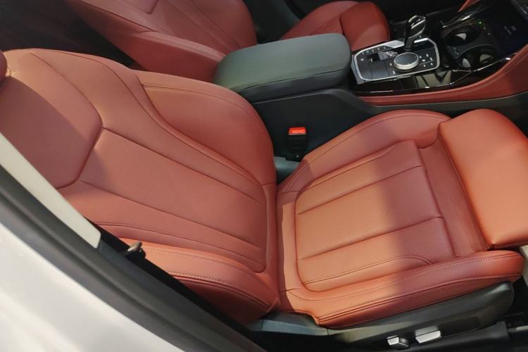 Used BMW X4 2022 xDrive 25i M Sport Package Right Front Seat
