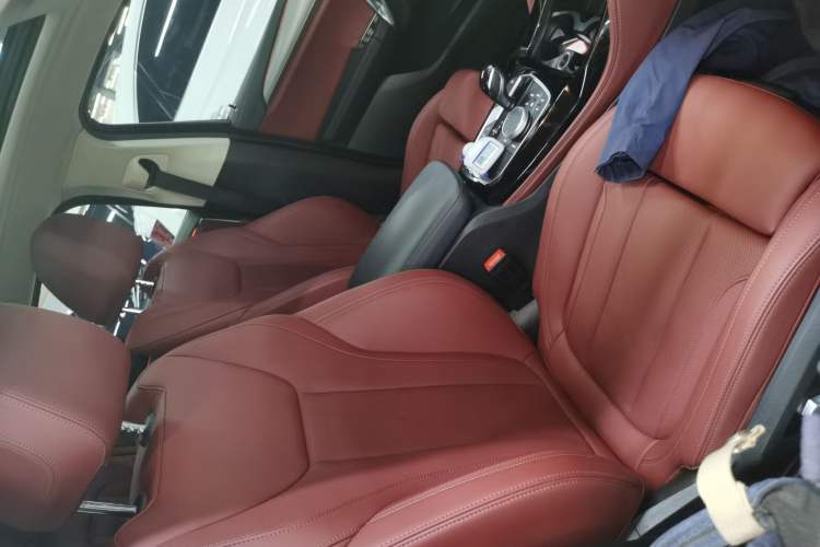 Used BMW X4 2022 xDrive 25i M Sport Package Right Front Seat