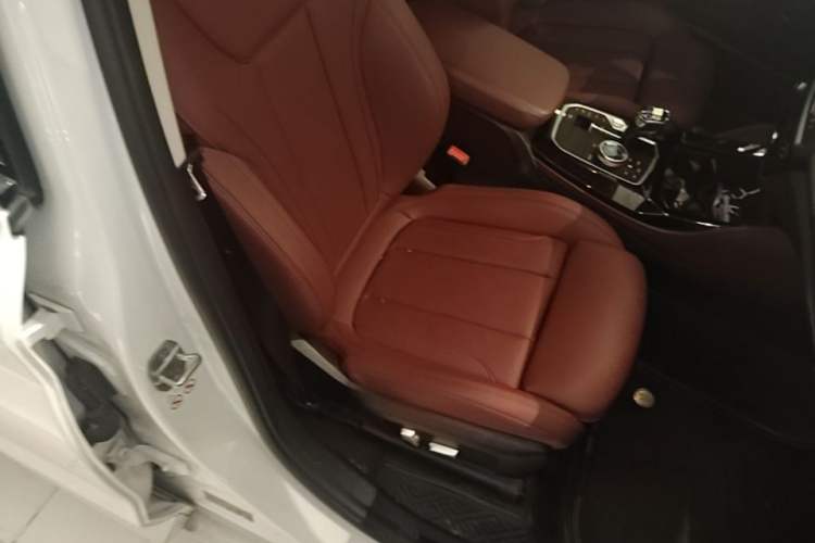 Used BMW X4 2022 xDrive 30i M Sport Package Right Front Seat