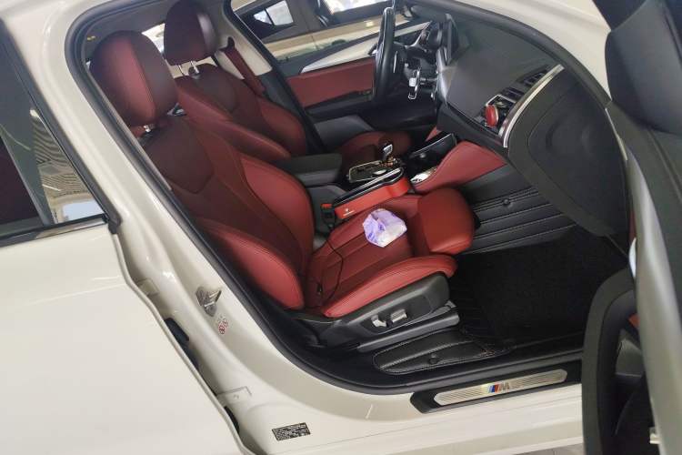 Used BMW X4 2022 xDrive 30i M Sport Package Right Front Seat