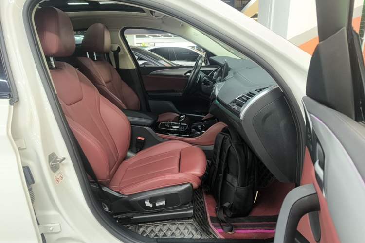 Used BMW X4 2022 xDrive 25i M Sport Package Right Front Seat
