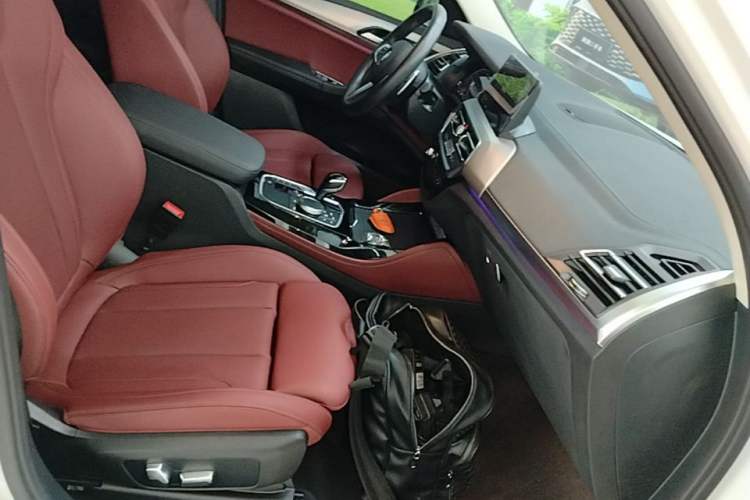 Used BMW X4 2022 xDrive 25i M Sport Package Right Front Seat
