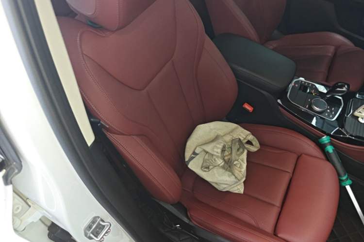Used BMW X4 2022 xDrive 25i M Sport Package Right Front Seat