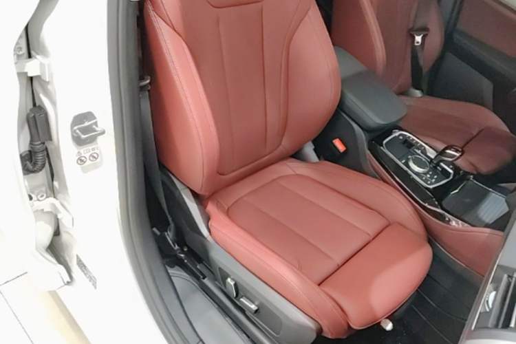 Used BMW X4 2022 xDrive 25i M Sport Package Right Front Seat