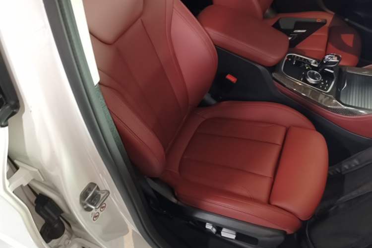 Used BMW X4 2022 xDrive 25i M Sport Package Right Front Seat
