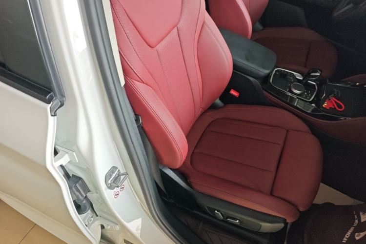 Used BMW X4 2022 xDrive 25i M Sport Package Right Front Seat